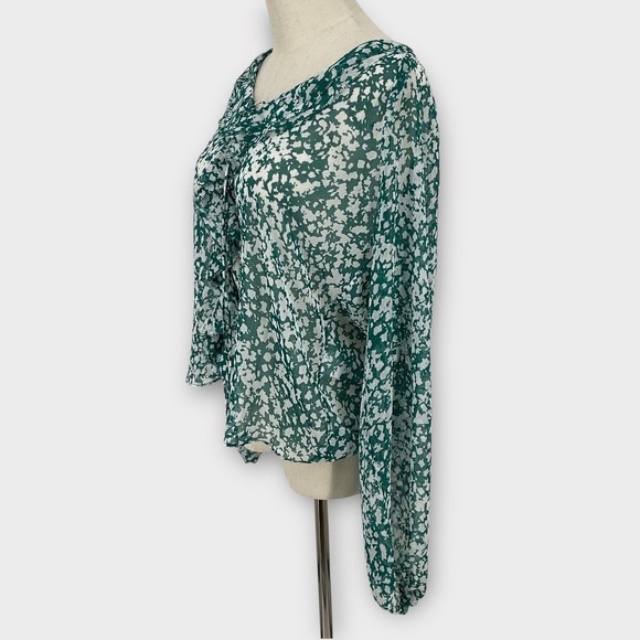 White House Black Market Green Floral Ruffle Neck Tie Blouse Women's M Boho - Picture 2 of 8
